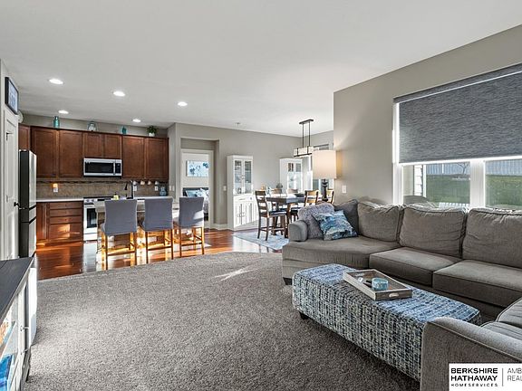 3rd image of 15819 Jardine Cir
