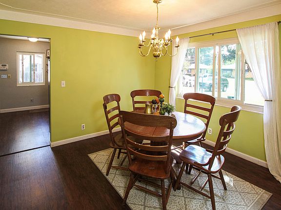 5th image of 1687 Langley St SE