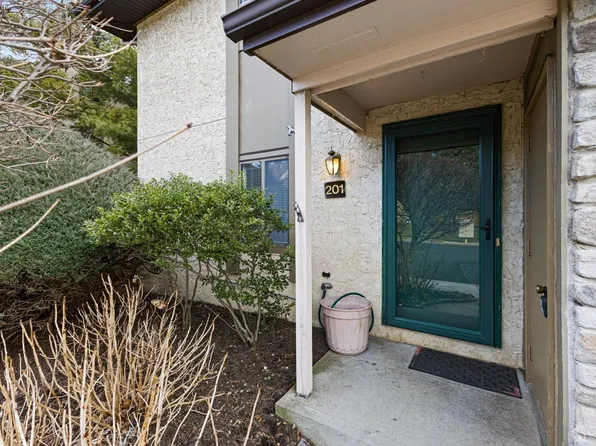 201-139 Hampshire Dr, Plainsboro, NJ 08536