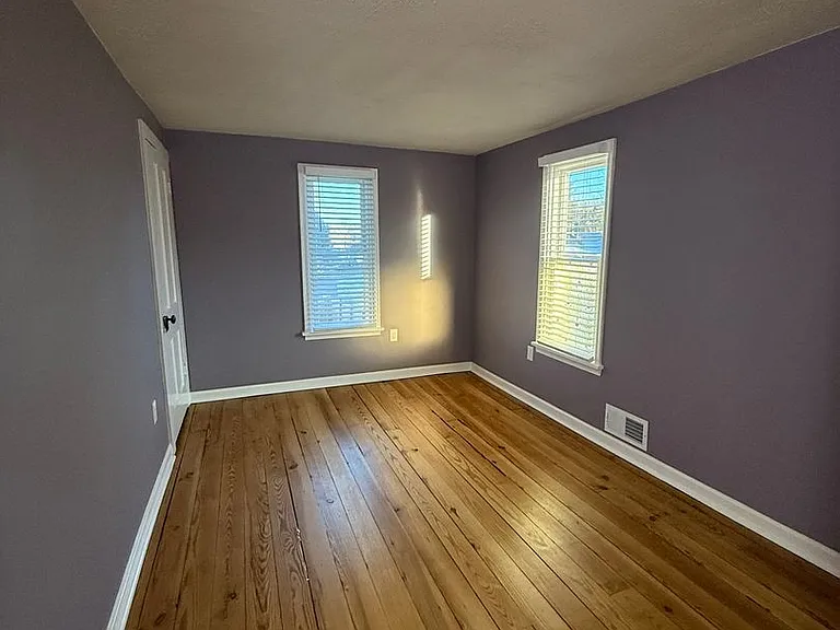 960 Maple St — Photo 21