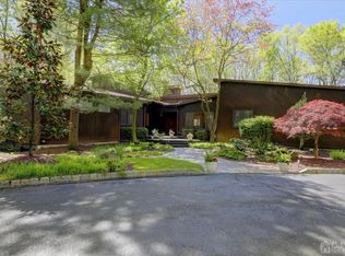 24 Beaverdam Dr, East Brunswick, NJ 08816