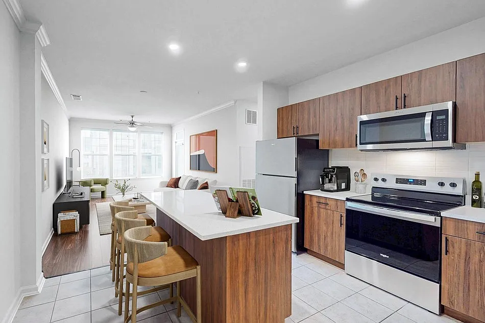 2 bed, 1100 sqft, $2,950 — Photo 1