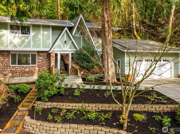 8205 NE Blakely Court W, Bainbridge Island, WA 98110