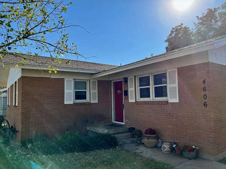 4606 S Rusk St — Photo 2