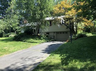 236 Middle St, Amherst, MA 01002