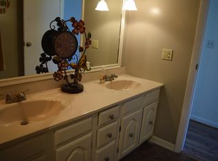 11555 Willow Hill Dr, Chesterland, OH 44026