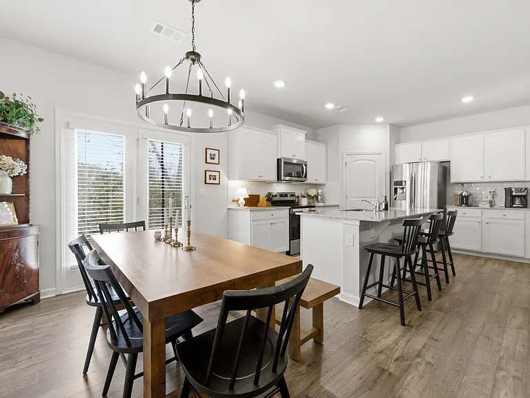 503 Stoneybrook Dr — Photo 6