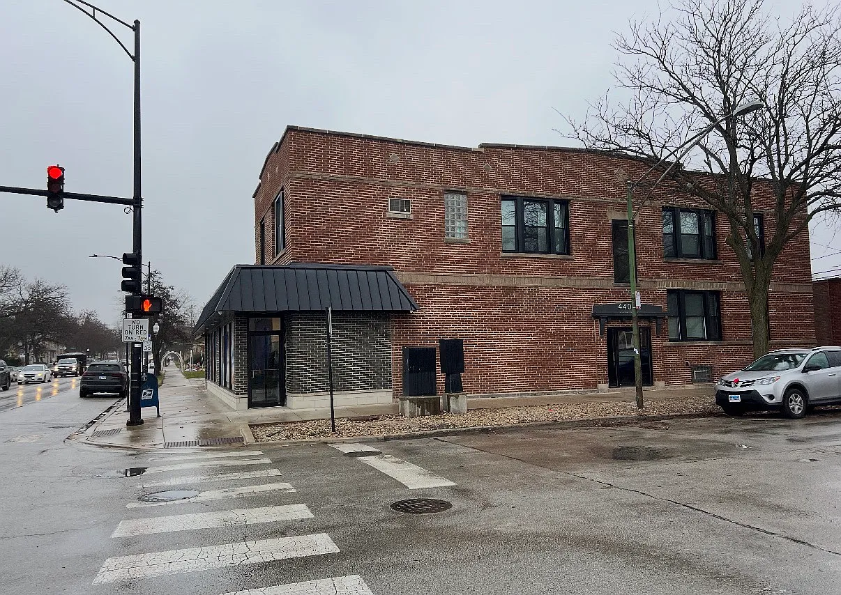 2 bed, 1000 sqft, $2,400 — Photo 4