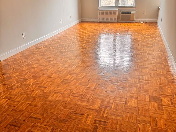 2nd image of 4430 Douglaston Pkwy #4BA