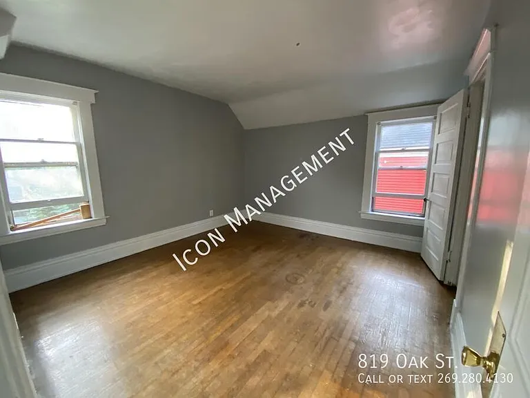 819 Oak St — Photo 14