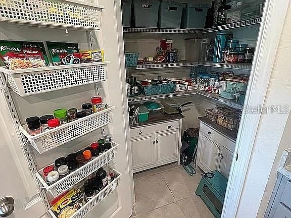 4th image of 2711 NEVERLAND DRIVE