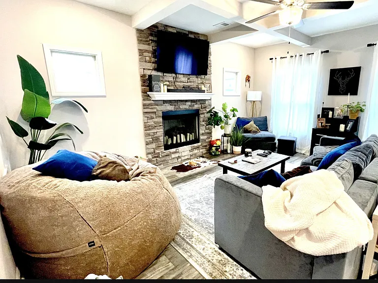 1968 Jackie Lorraine Dr — Photo 2