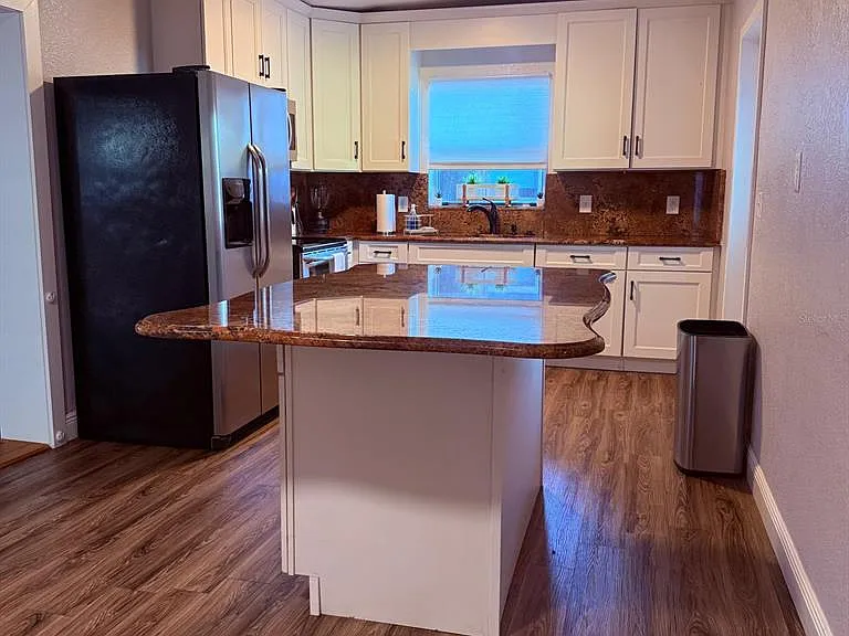 2940 Lake Margaret Dr — Photo 4