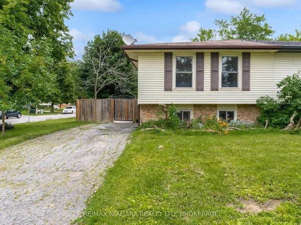 2 Baldwin Cir, Thorold, ON L2V 4H5