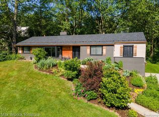 2905 Lahser Rd, Bloomfield Hills, MI 48304