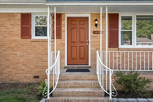 115 Sherwood Dr Photo 1