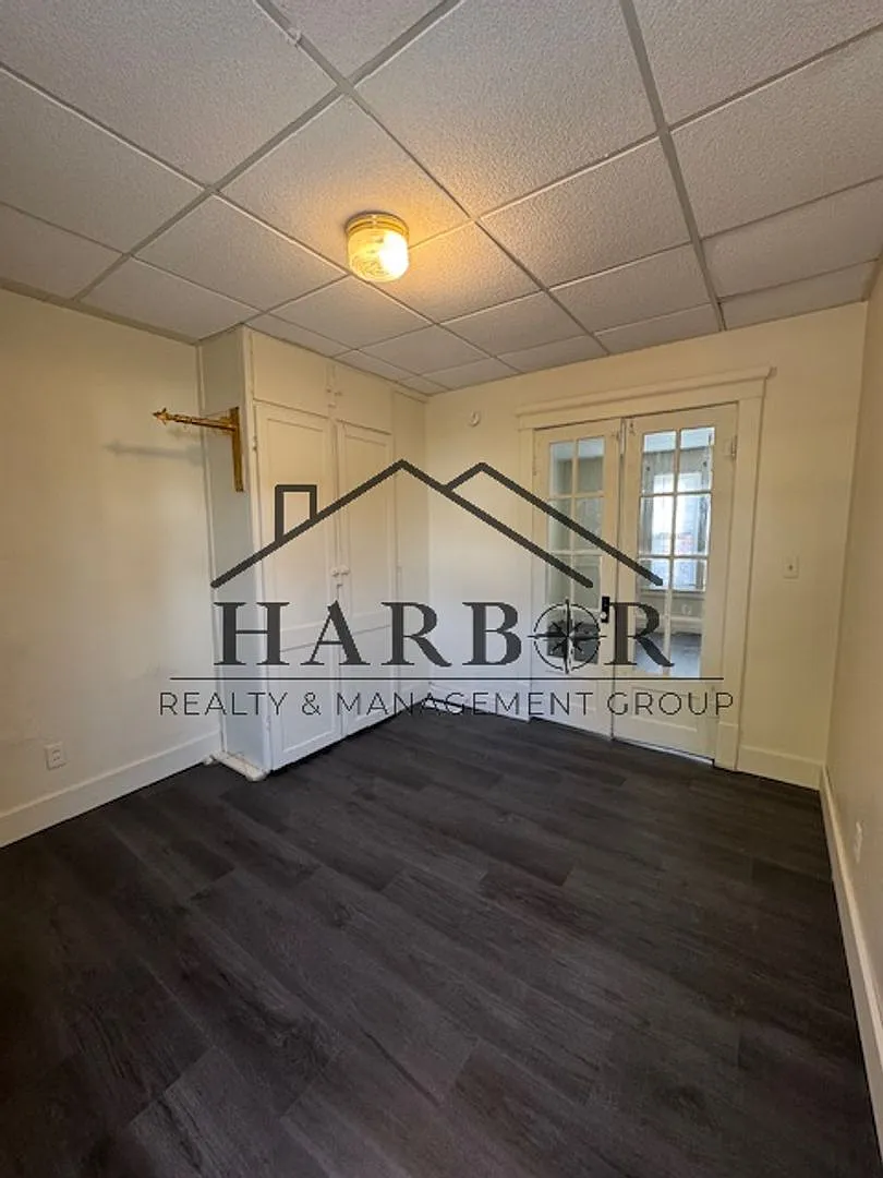 1/2 Off first full month of rent! — Photo 3