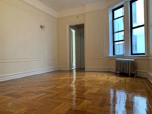 Rented by Hillel Realty Group | media 8