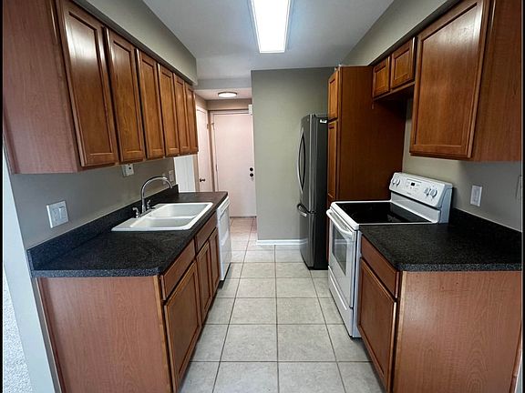 4th image of 24755 Meadow Creek Dr