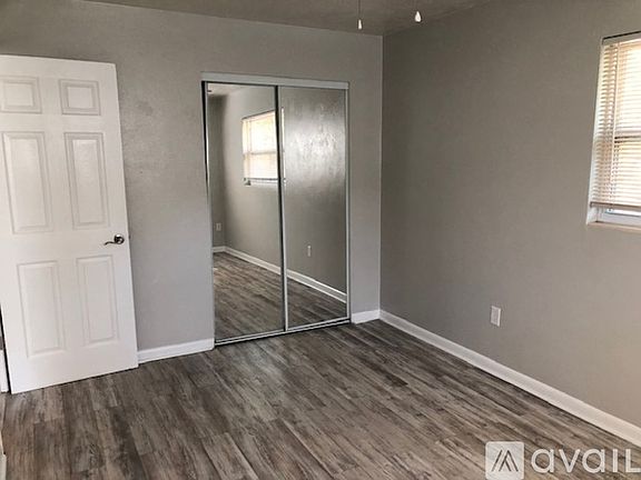 5th image of 4215 NW 20th St