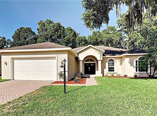 1743 Oakwood Estates Dr, Plant City, FL 33563