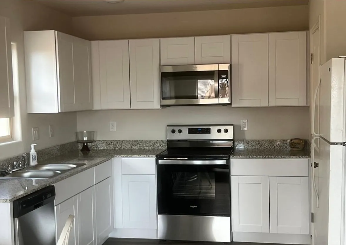 3 bed, 1200 sqft, $1,750 — Photo 2