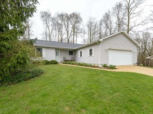 77 Orbit Dr, Battle Creek, MI 49014