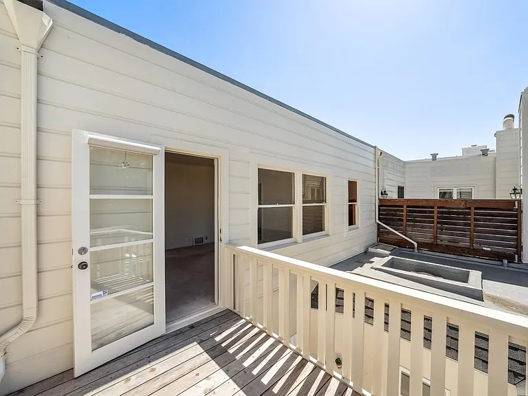 4th bedroom deck