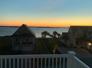 272 Riverside Dr, Sneads Ferry, NC 28460