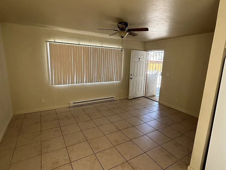 3638 E Monte Vista Dr #7 — Photo 4