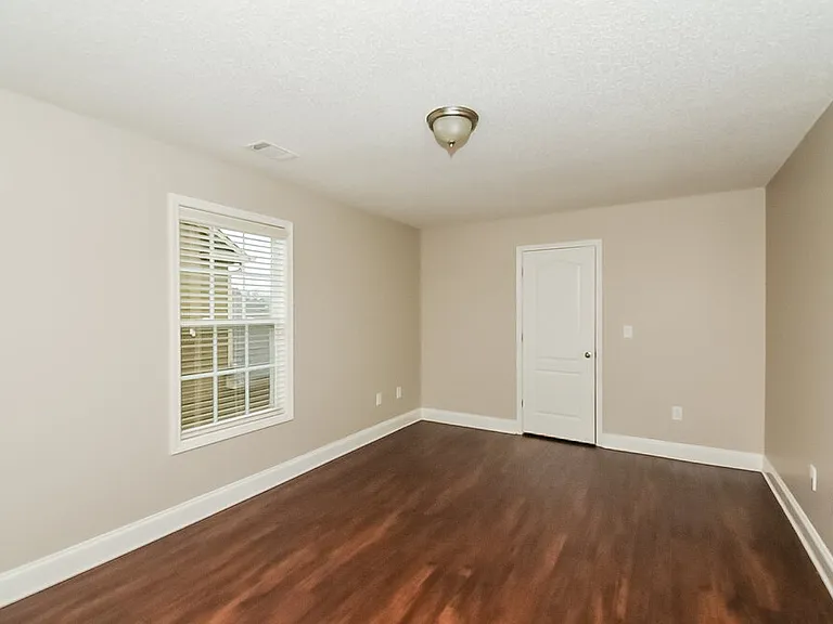 240 Raleigh Way — Photo 12