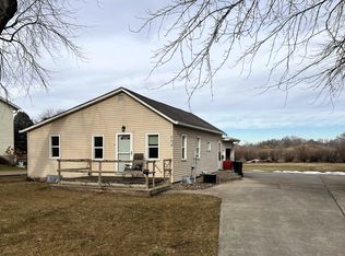 704 W 15th St, Yankton, SD 57078