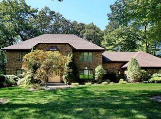 3 Smoke Rise Ct, Montvale, NJ 07645