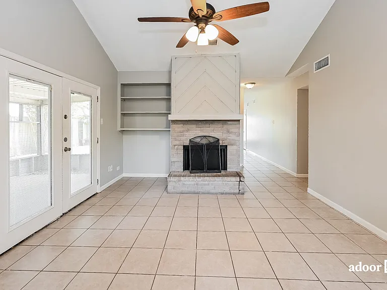 2809 Stonehedge Dr — Photo 6