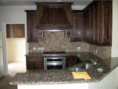 2nd image of 820 Chapel Hill Ln