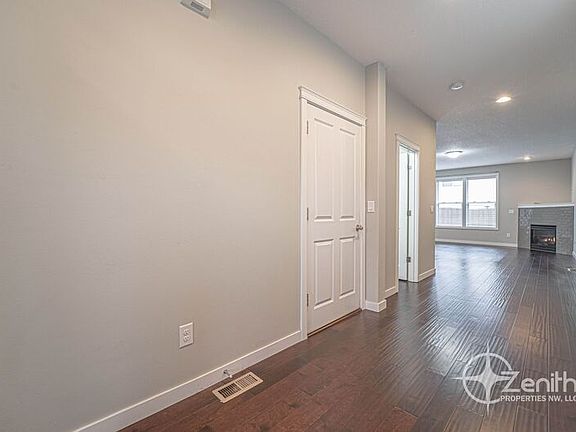 5th image of 4617 NE 93rd St