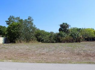 1001 Jasmine St, North Fort Myers, FL 33903
