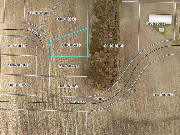 4th image of 461 Marian Dr