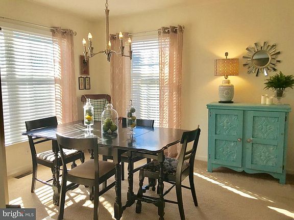 4th image of 348 Sunnyside Ln