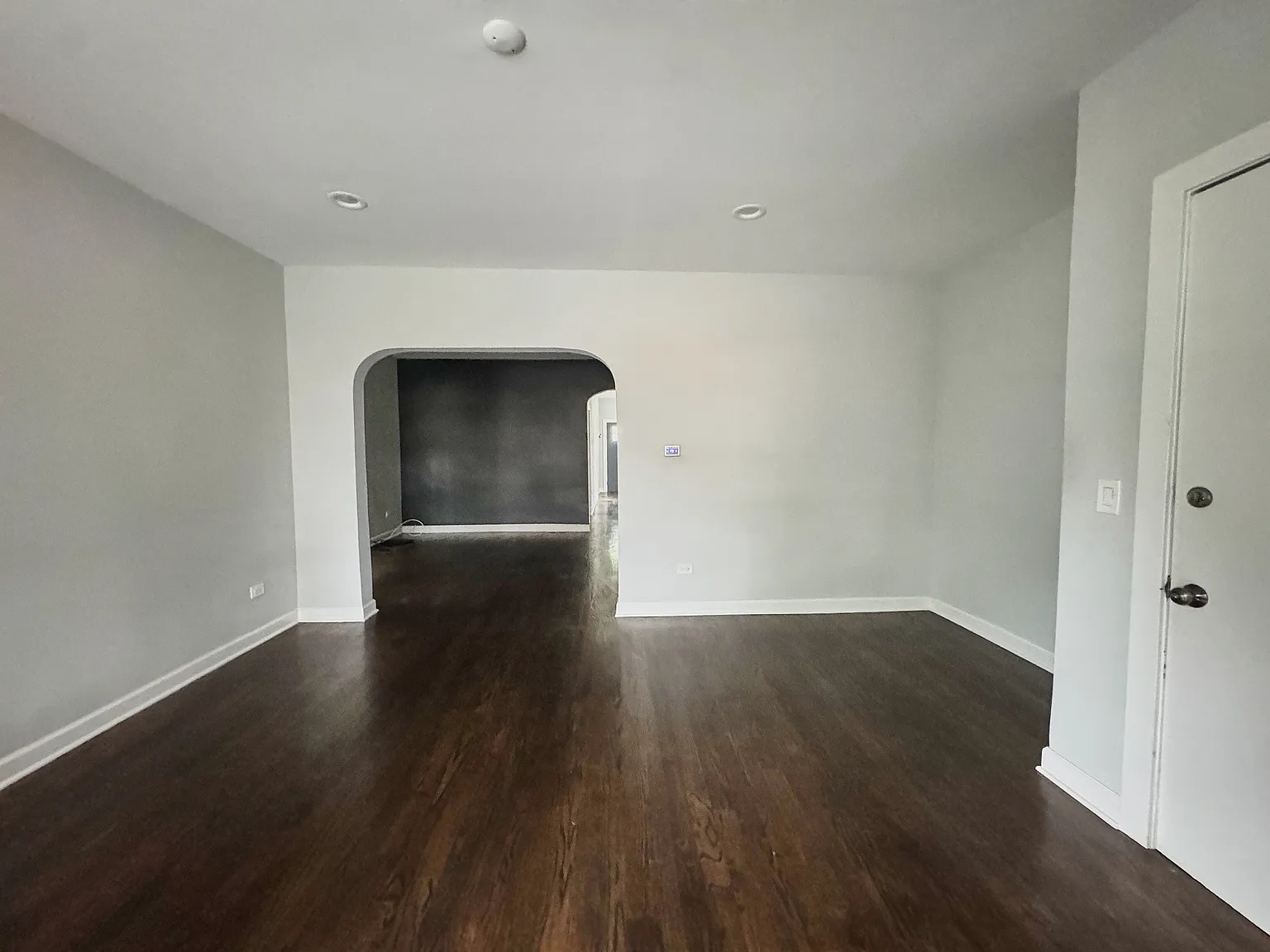 2 bed, 1300 sqft, $2,200 — Photo 3