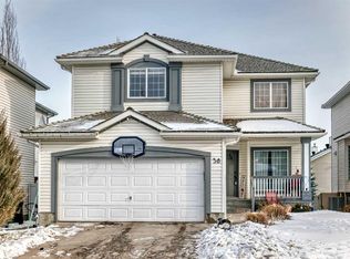 38 W Mount Douglas Close SE, Calgary, AB T2Z 3R8