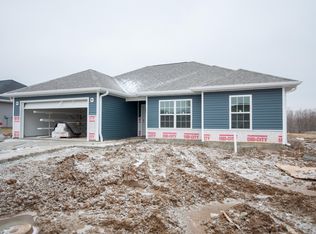 102 Summit Peak Dr, Columbia, MO 65202