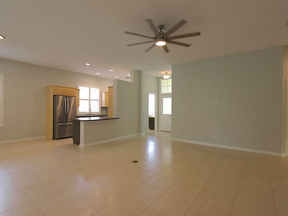 5th image of 117 Hampton Cir