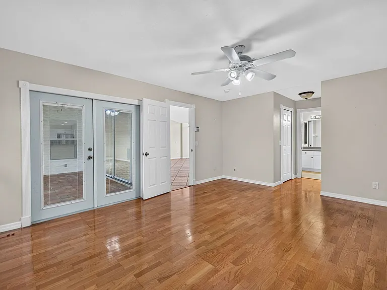 1632 SW 43rd Ter #202 — Photo 14