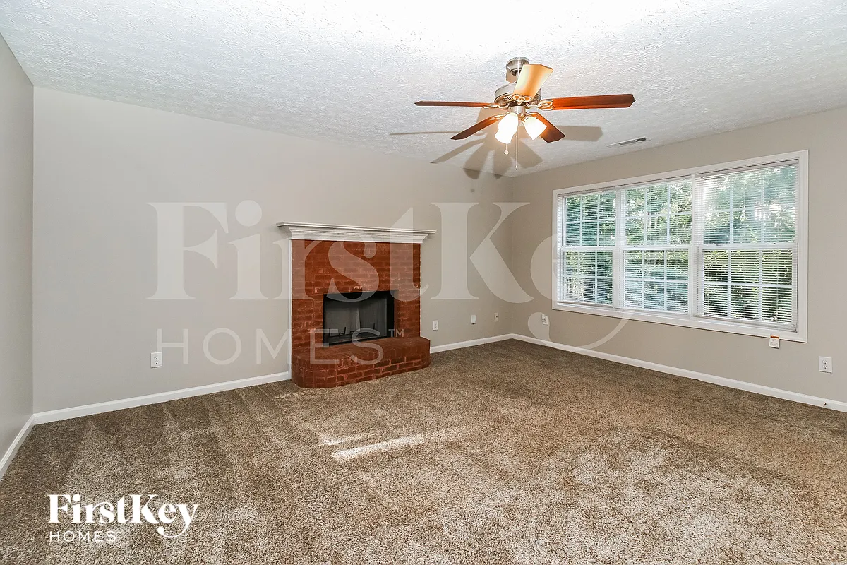 Building Photo - 230 Trelawney Dr