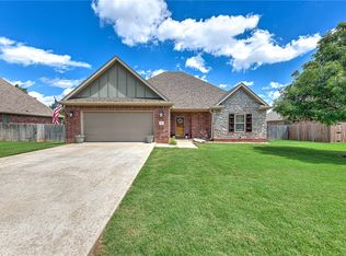 1914 Florence Ave, Lowell, AR 72745