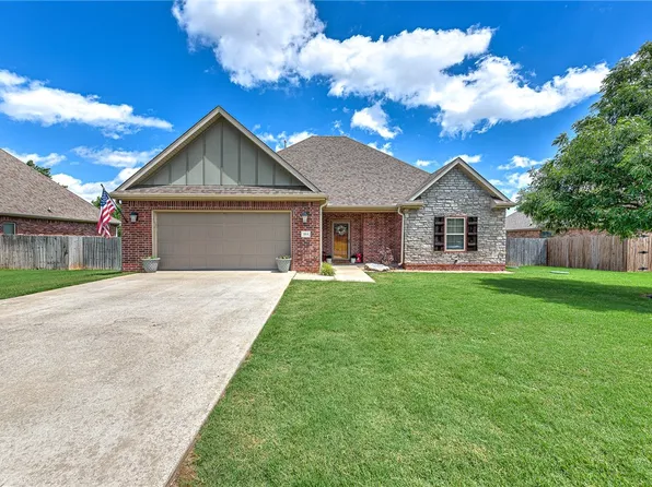 1914 Florence Ave, Lowell, AR 72745