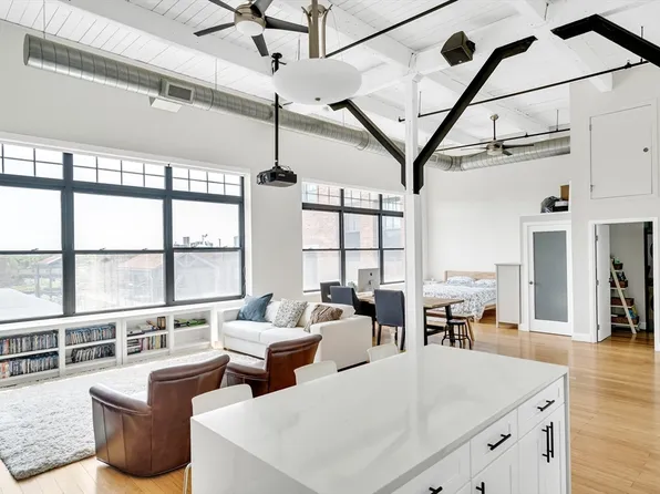60 Dudley St APT 316, Chelsea, MA 02150