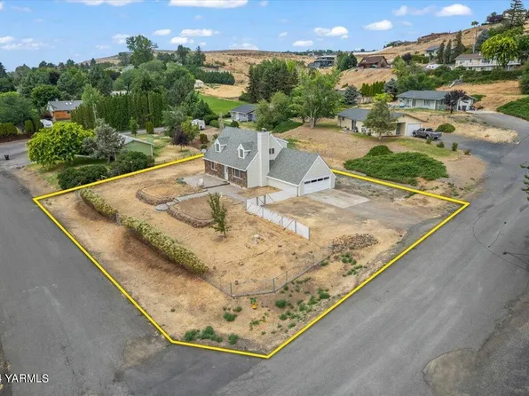 208 N 81st Ave, Ave, WA 98908