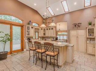 18 Pinewood Ct, Nesconset, NY 11767